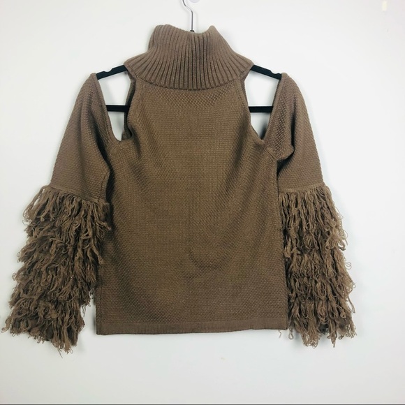 Brown net turtleneck sweater with cold shoulder and fringe cuffs - Picture 9 of 15